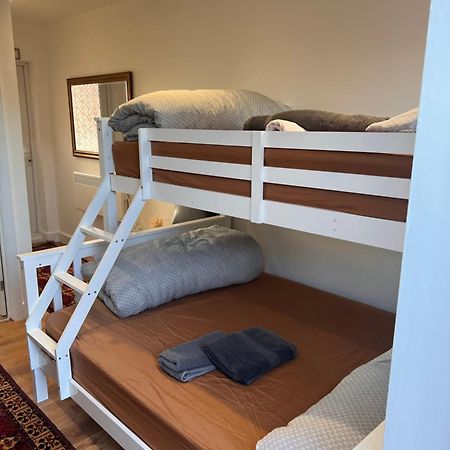 1 Bedroom & Bathroom Dorney Екстер'єр фото